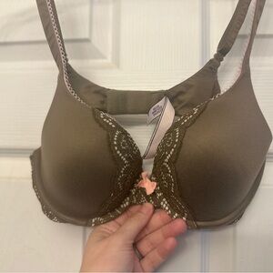 Victoria's Secret Body By Victoria Perfect Shape Padded Push Up Bra Size 34B